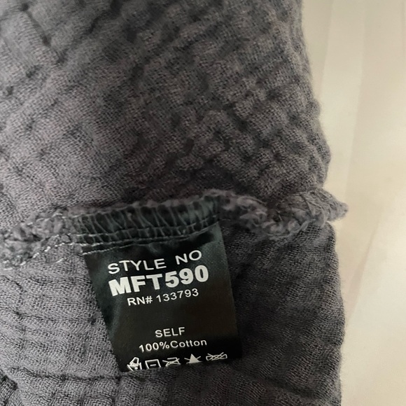 NWOT POL Cotton Gauze Distressed Hem Flowy Gray Sleeveless Top. Size Small - Picture 8 of 8